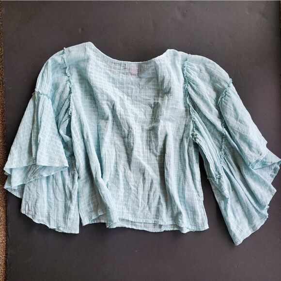 Vince Camuto Baby Blue Flowy Blouse - Picture 6 of 9
